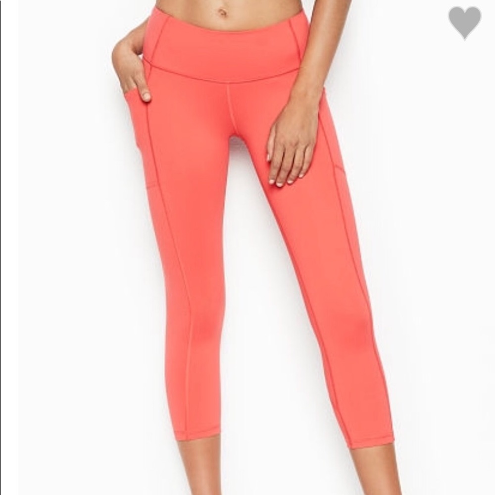NWT Victoria’s Secret Knockout Capri
